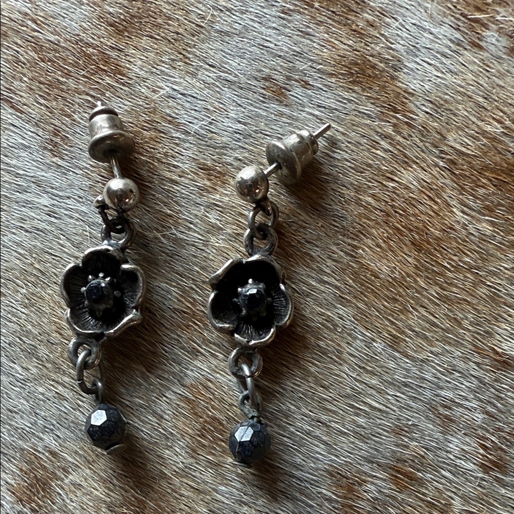 Montana Silversmiths Black and Silver Floral Earrings